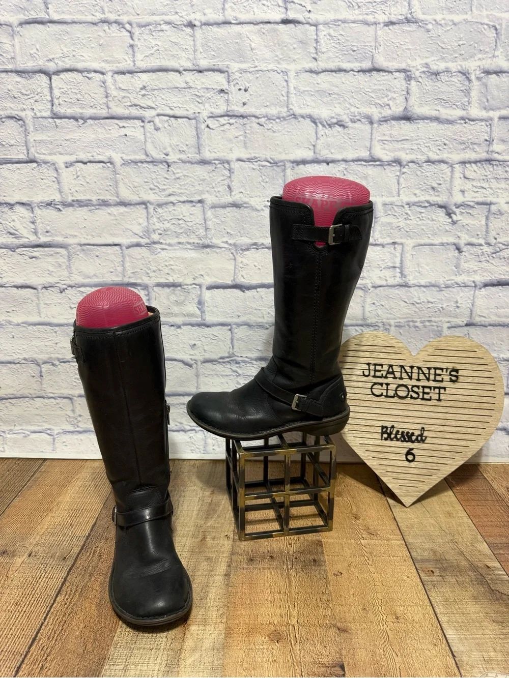 UGG Australia Women's Black Leather Riding Tupelo
Boots
Style #1003335
US 8
